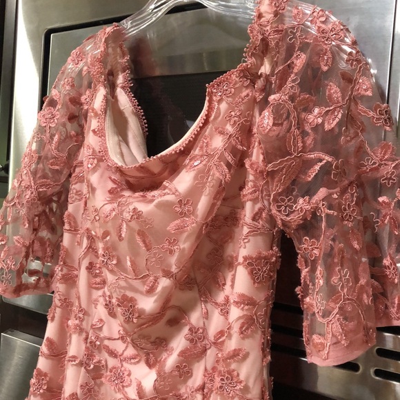 Adrianna Papell. Off-shoulder. Soft Rose pink. Size 6. Like new - Picture 6 of 9